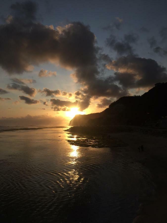 Melasti Wardana Uluwatu
